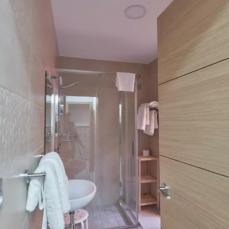 格拉旅馆 * 马尔韦利亚